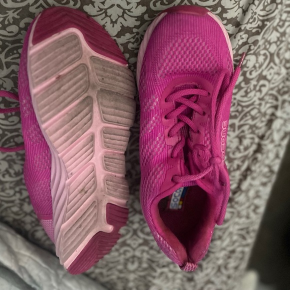 Socone Running Shoes - Women's Hot Pink - Picture 6 of 7